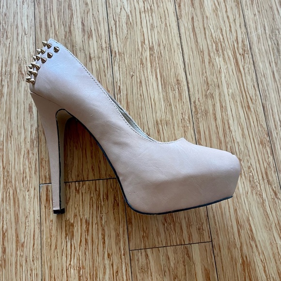 Nude heels with gold studs - Picture 4 of 5